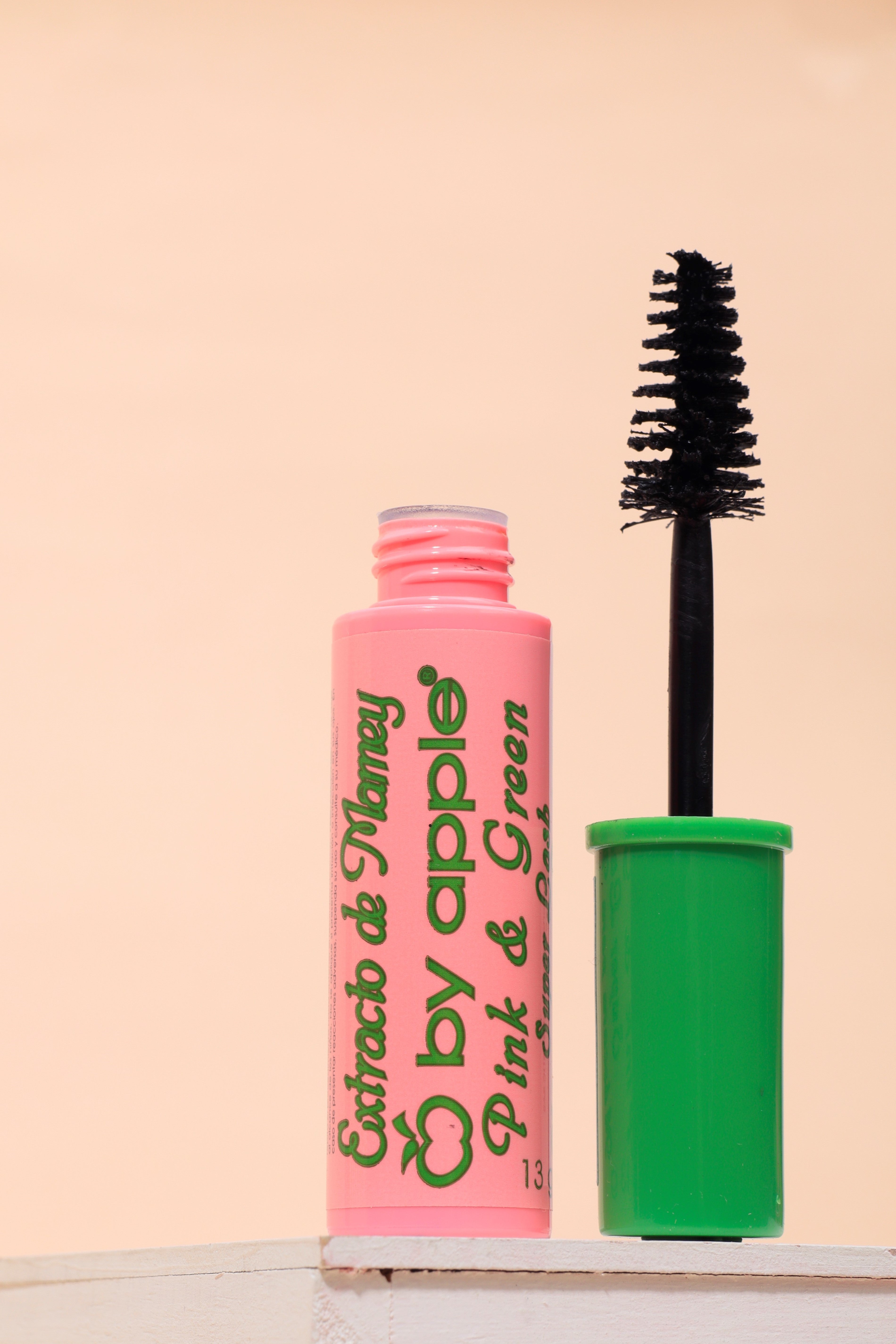 By apple Pestañina Pink And Green Pino.